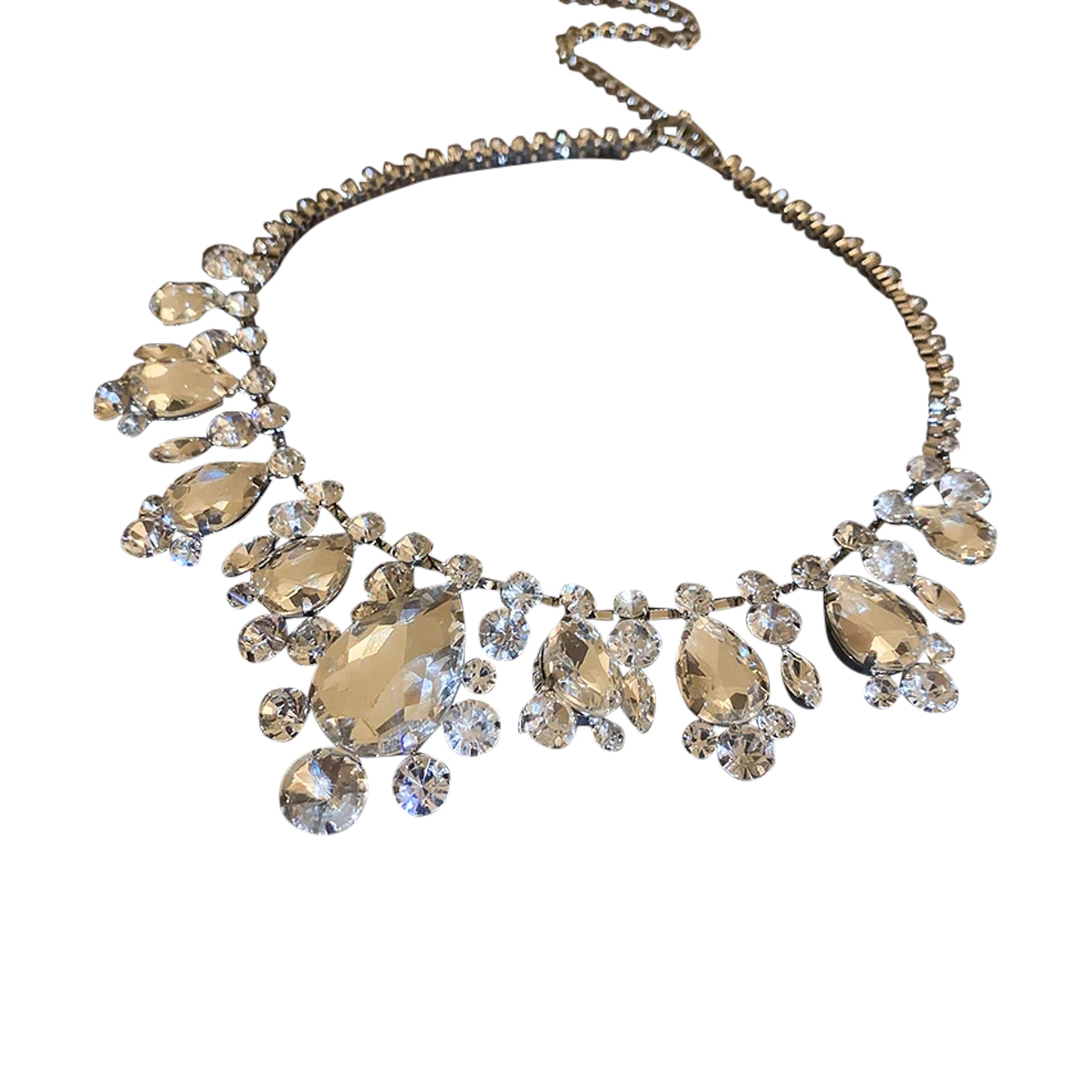 Luxury Rhinestone Water Drop Necklace Elegant Women Jewelry (Silver)