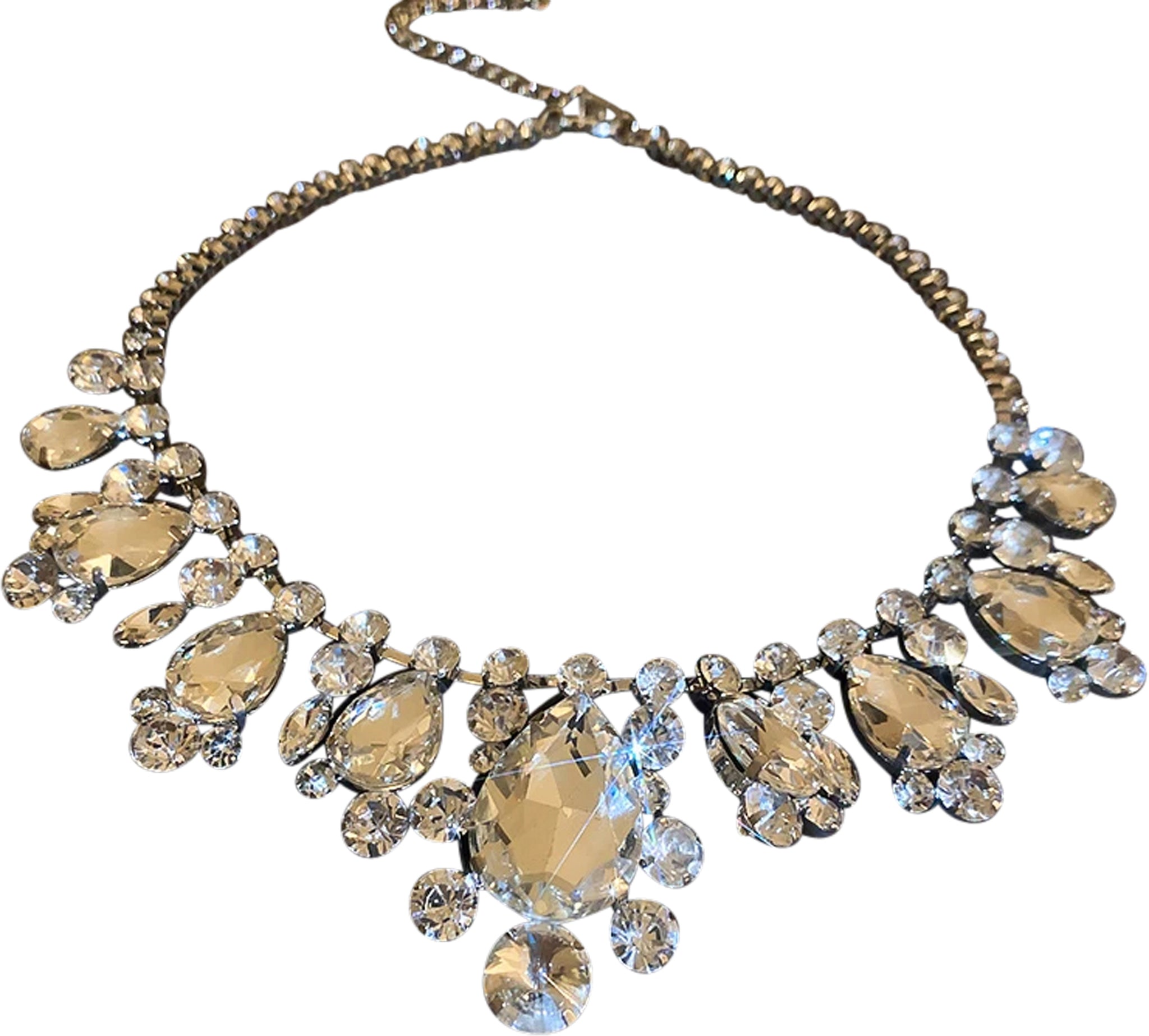 Luxury Rhinestone Water Drop Necklace Elegant Women Jewelry (Silver)