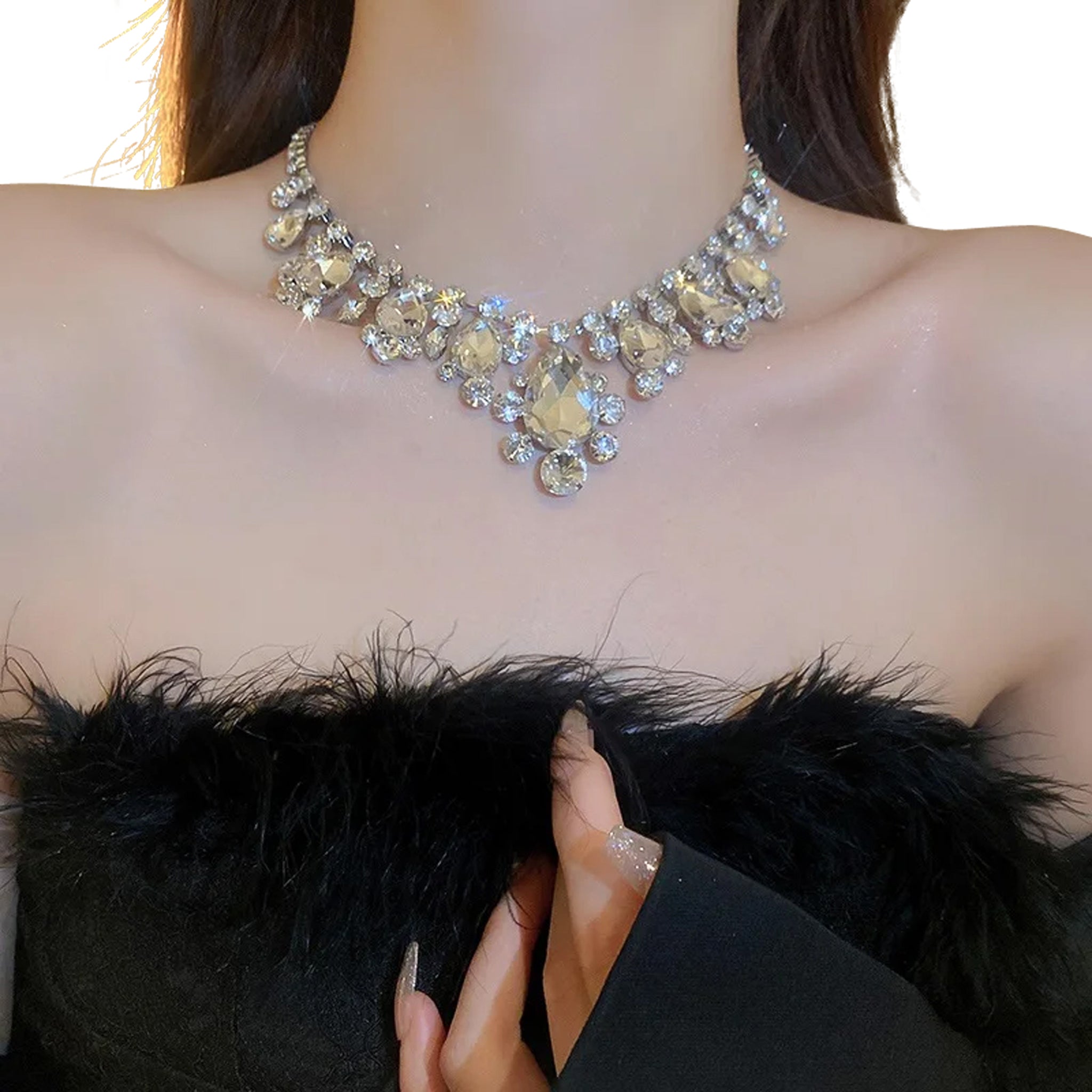 Luxury Rhinestone Water Drop Necklace Elegant Women Jewelry (Silver)